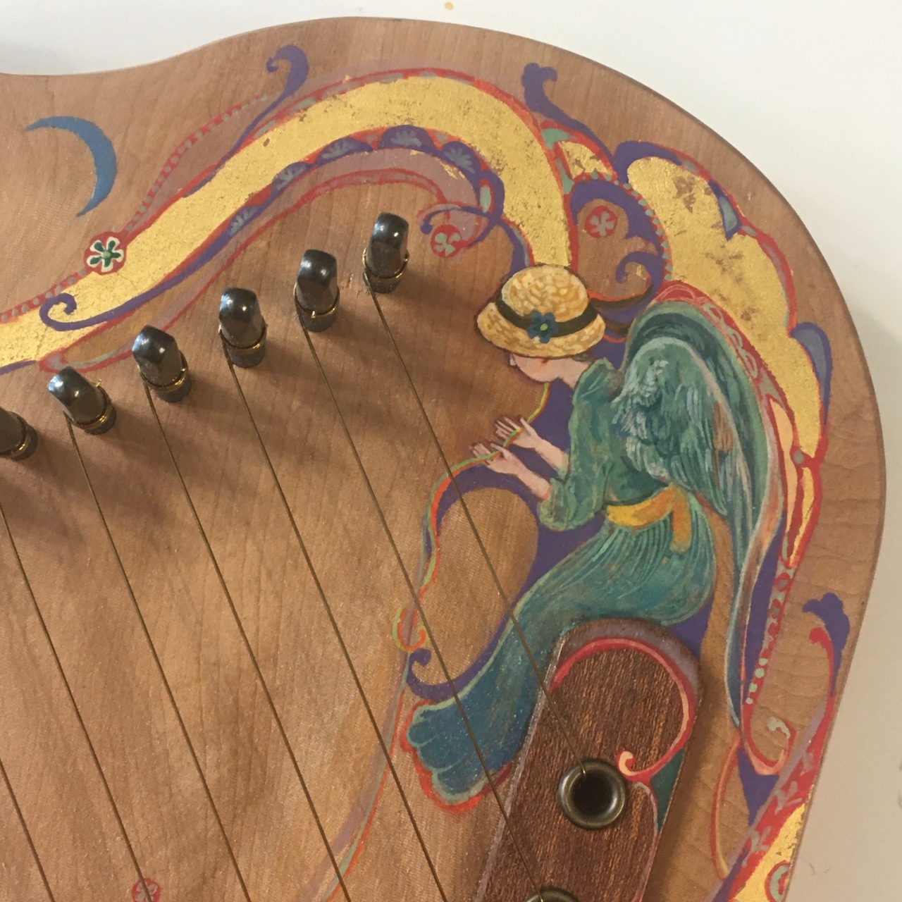 帽子天使の小型ハープ