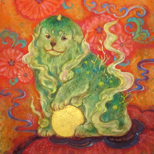 福狛犬うん　可愛い狛犬を描いた日本画作品　背景は友禅のような花文様　狛犬には苔が生えている