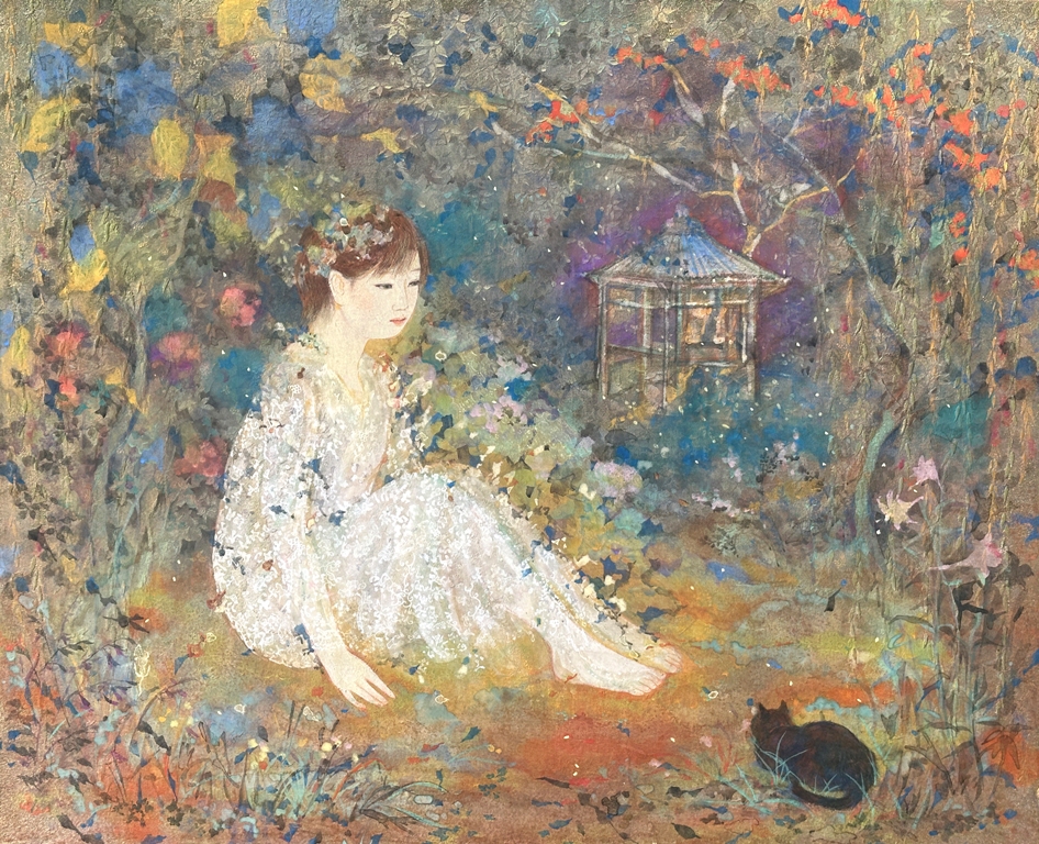 庭の中の女性と黒猫を描いた日本画作品